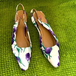 EY Boutique kitten heel purple floral slingback shoes